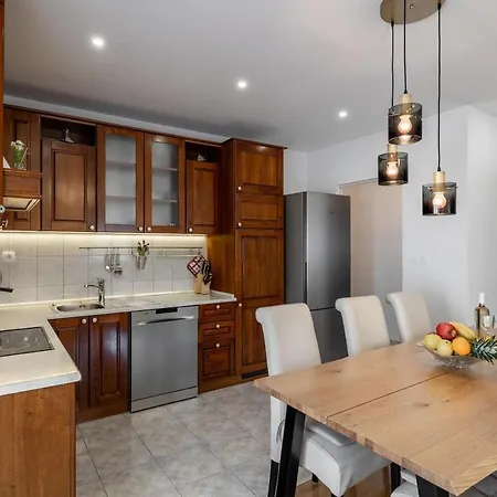 Appartement Comfort 5 Person Apartman, Free Parking Solin