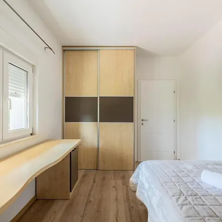 Comfort 5 Person Apartman, Free Parking Appartement