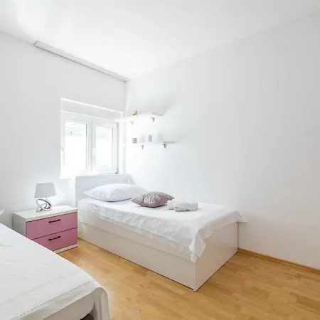 Comfort 5 Person Apartman, Free Parking Appartement *